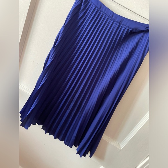 BLUE SLIKY SKIRT - Picture 2 of 4